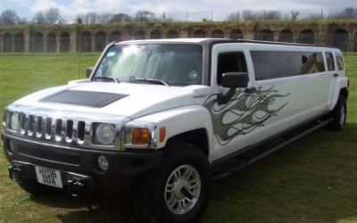 WHITE HUMMER H3 - Up to 8 pass